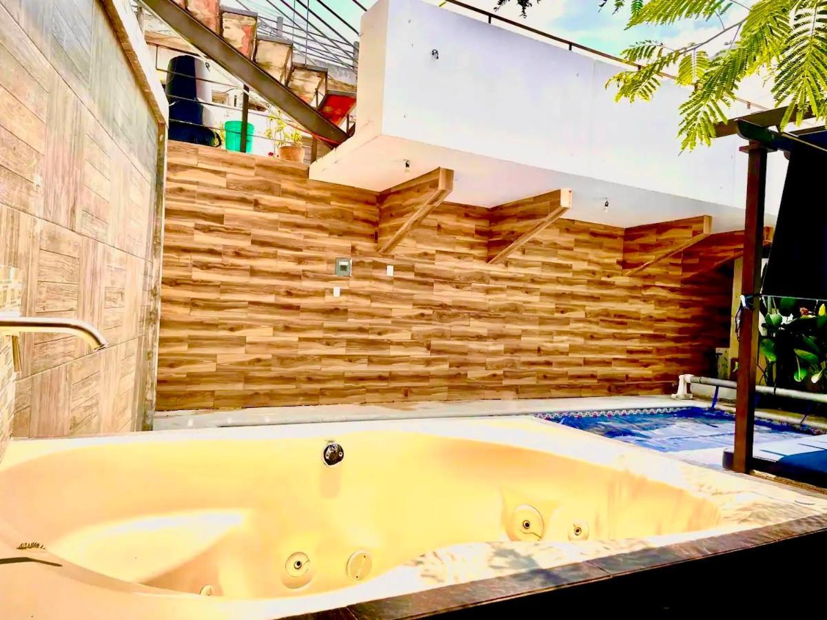 Ferienwohnung Loft Arte Y Diseno, Terraza, Asador, 3 Pantallas "Cuernavaca Somos El Unico Airbn Que Te Ofrece 2 Exclusivos Jacuzzis Profesionales Con Agua Caliente Y Sistema De Hidromasaje, Tipo Spa" Fraccionamiento Vigilancia 24 Horas Exterior foto