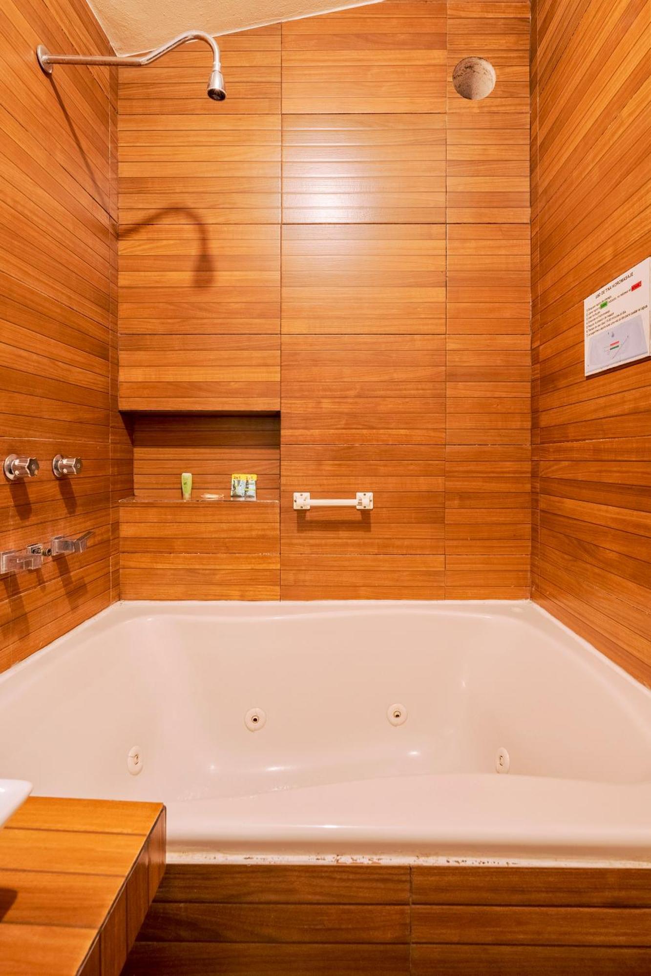 Loft Arte Y Diseno Alberca Climatizada, Amenidades Y Lujo, Terraza Privada Con Asador De Carbon, Cuernavaca Somos Los Unicos Que Te Ofrecemos Para Tu Uso Personal Y Exclusivo 2 Jacuzzis Con Agua Caliente Y Sistema De Hidromasaje Tipo Spa Exterior foto
