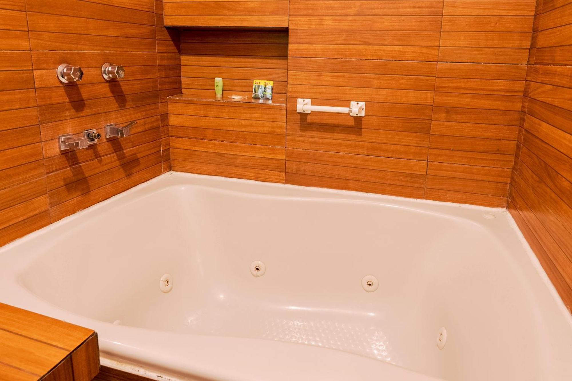 Loft Arte Y Diseno Alberca Climatizada, Amenidades Y Lujo, Terraza Privada Con Asador De Carbon, Cuernavaca Somos Los Unicos Que Te Ofrecemos Para Tu Uso Personal Y Exclusivo 2 Jacuzzis Con Agua Caliente Y Sistema De Hidromasaje Tipo Spa Exterior foto