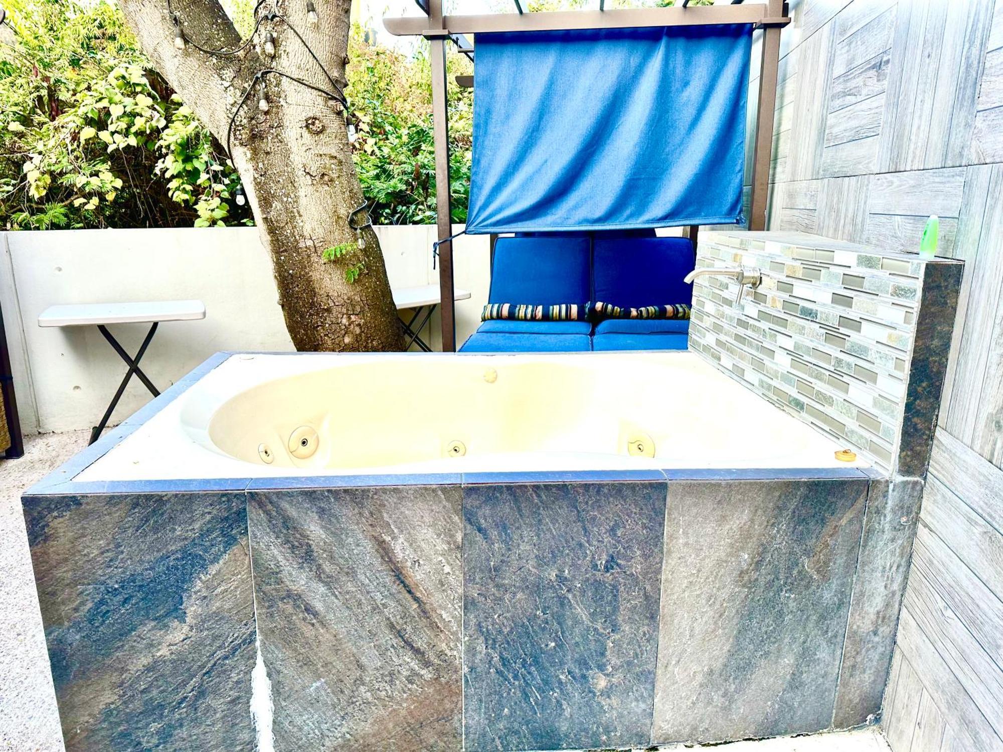 Loft Arte Y Diseno Alberca Climatizada, Amenidades Y Lujo, Terraza Privada Con Asador De Carbon, Cuernavaca Somos Los Unicos Que Te Ofrecemos Para Tu Uso Personal Y Exclusivo 2 Jacuzzis Con Agua Caliente Y Sistema De Hidromasaje Tipo Spa Exterior foto